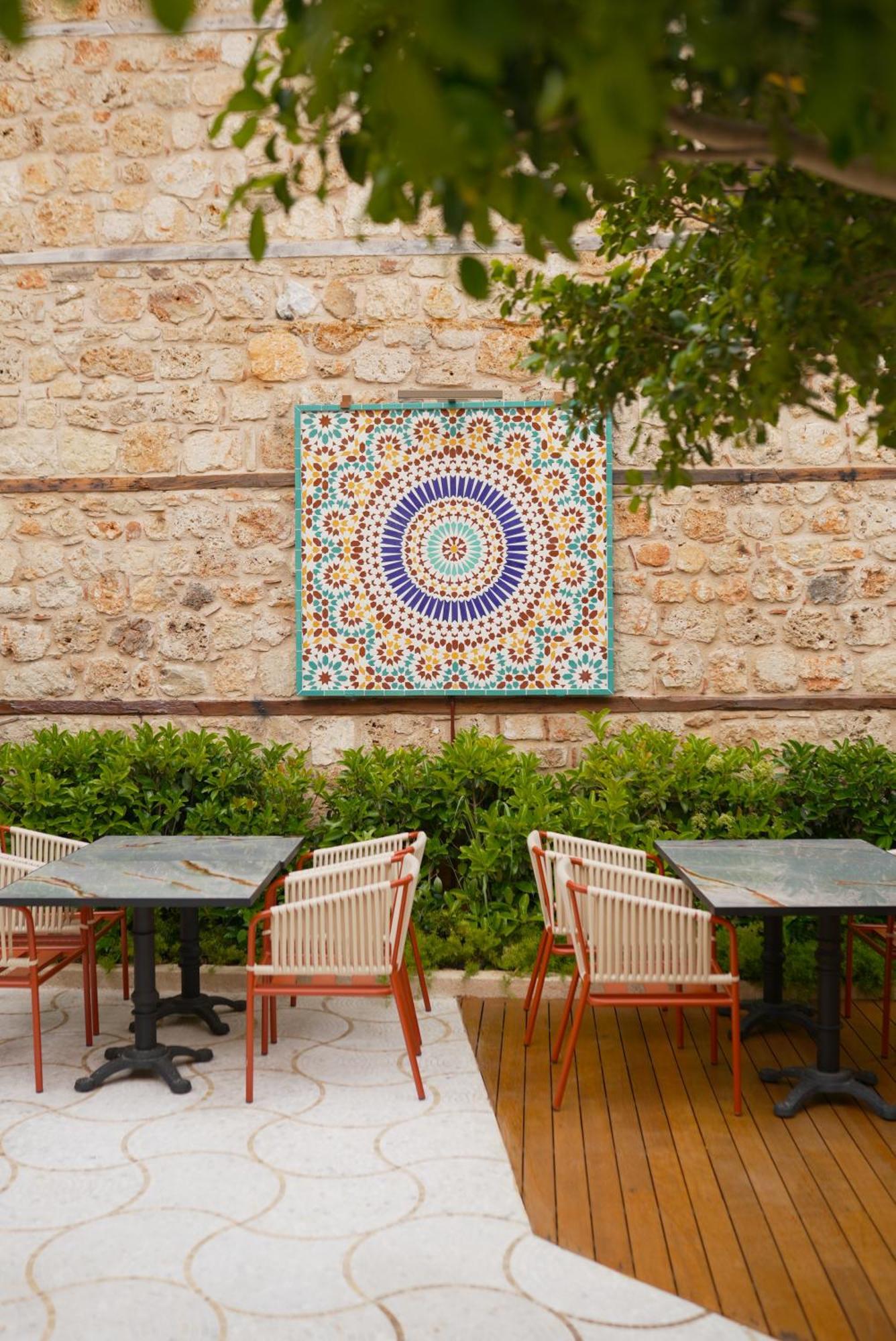 Belmondo Old Town Hotel *